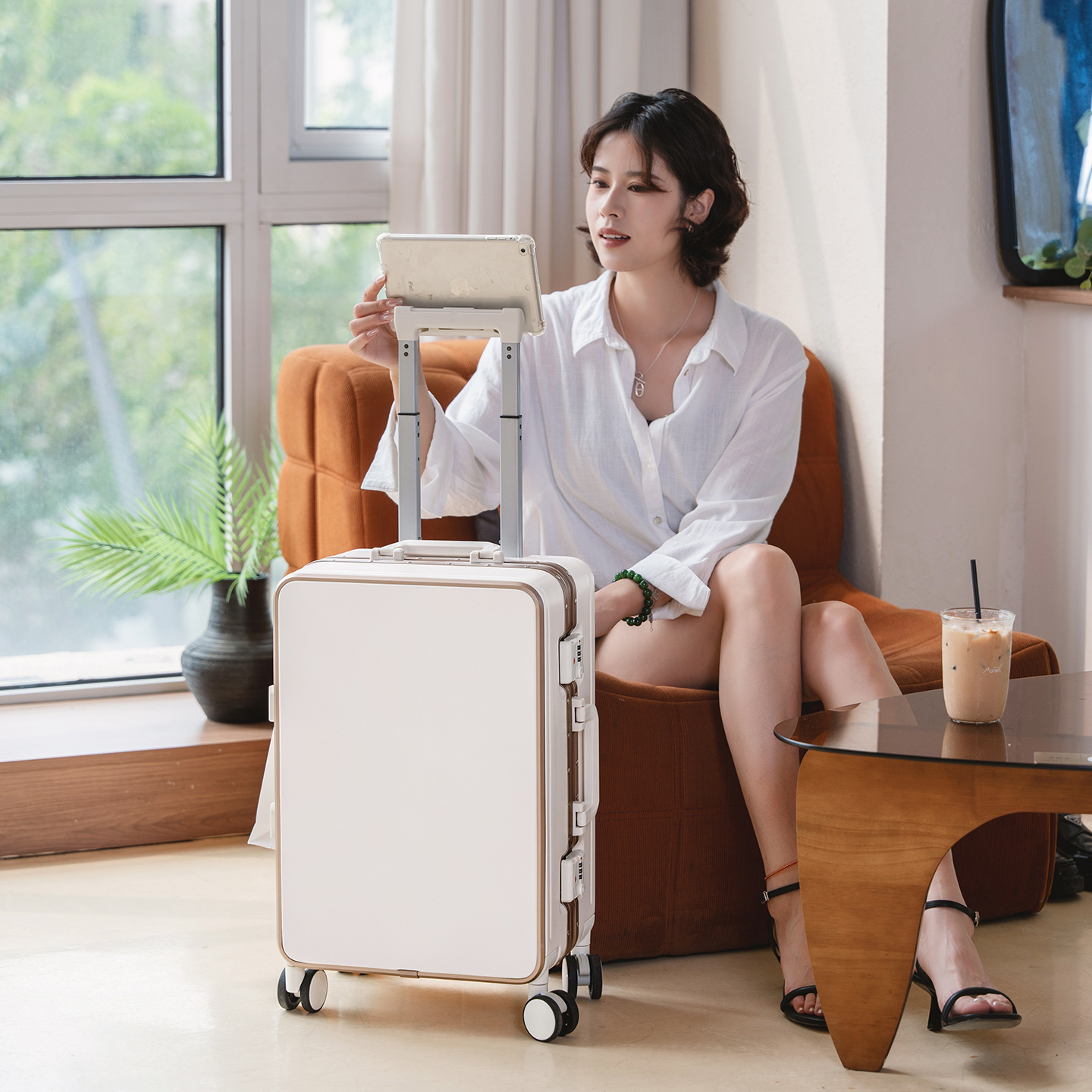 キャスター付きスーツケース、ホワイト、20インチ、アルミフレ - Spinner Wheel Rolling Suitcase 20 Inch のレビューと価格